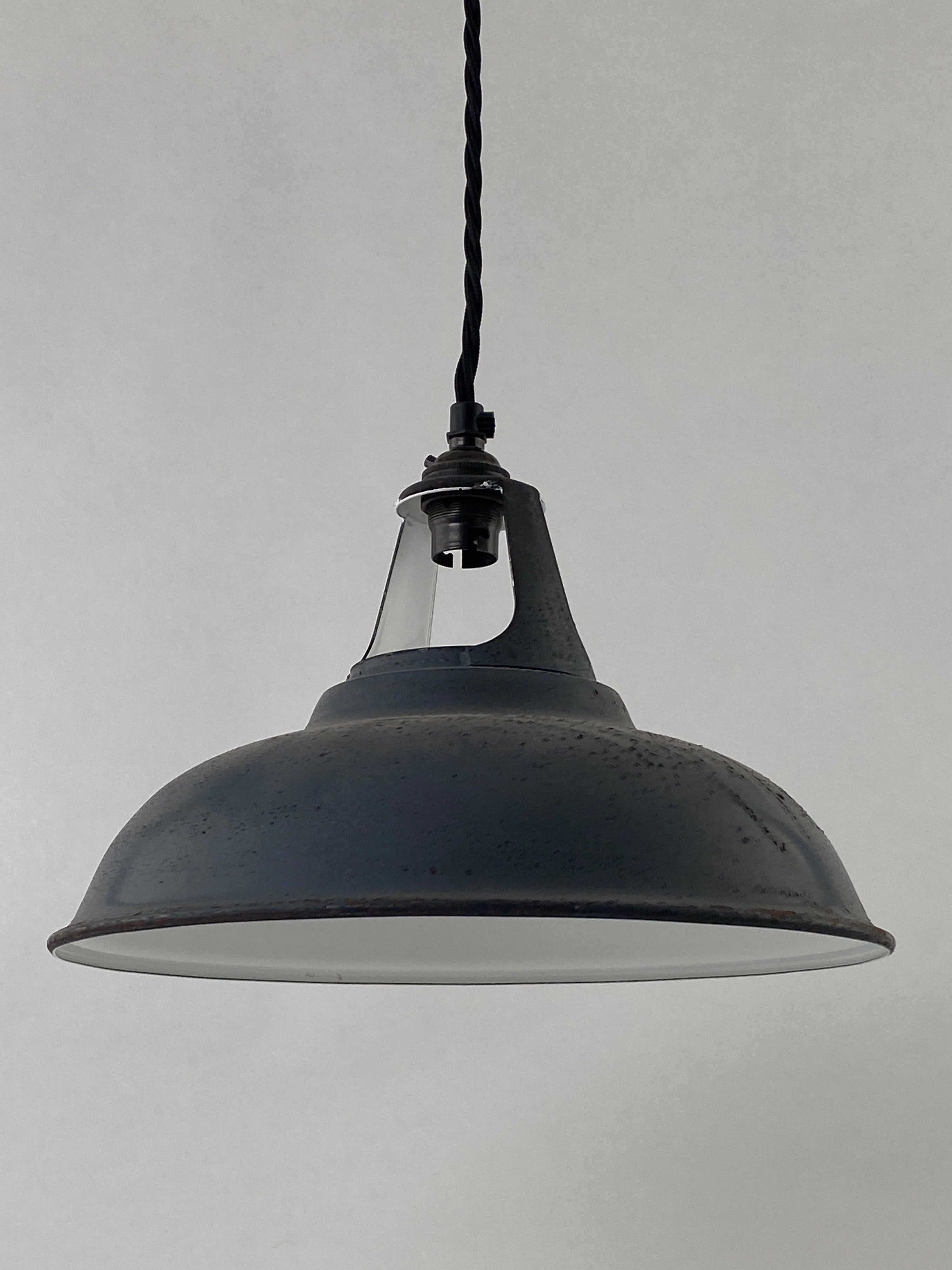 Black Rusted Coolicon B22 | 28cm | Pendant | Worn Lighting