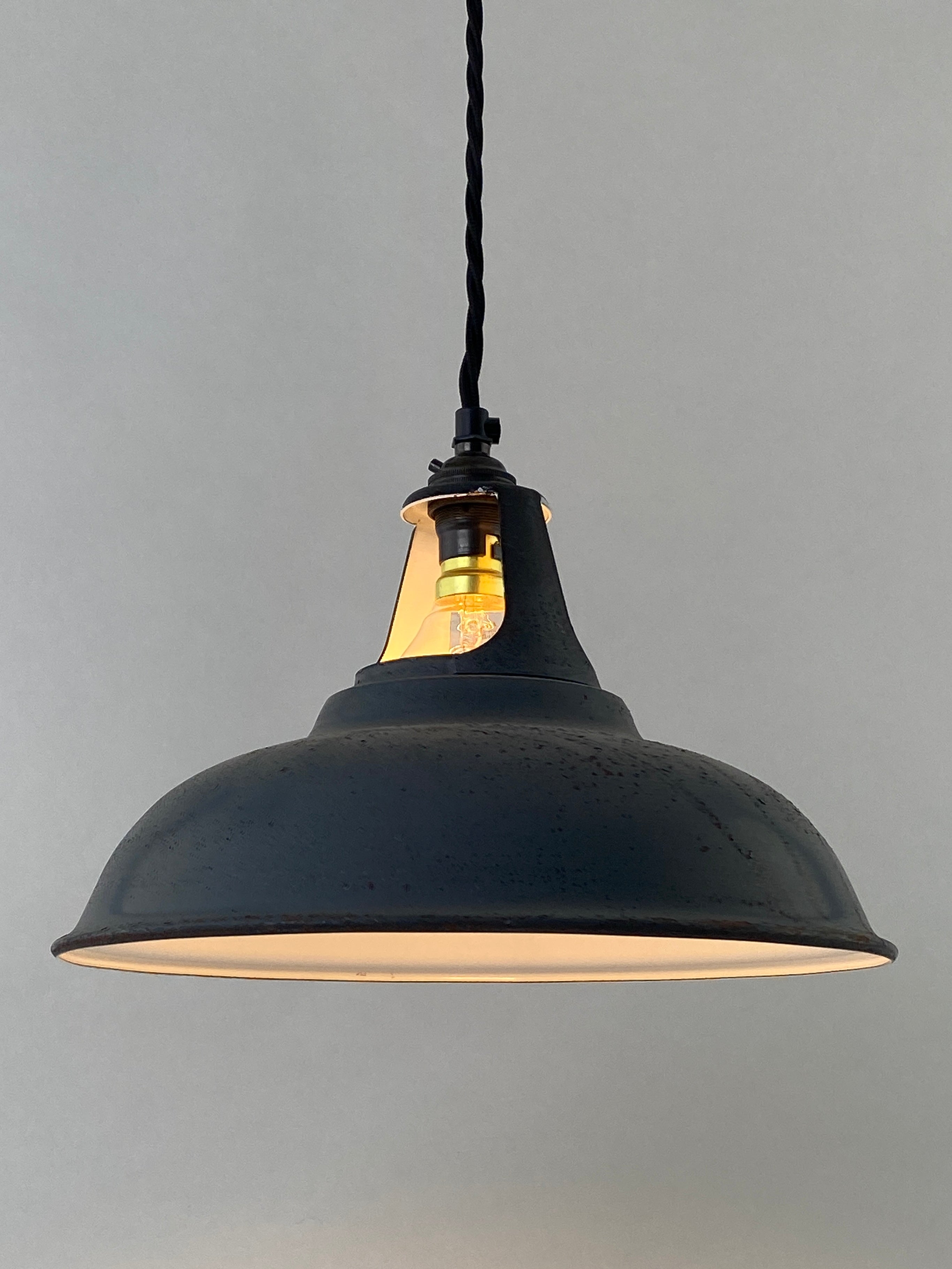 Black Rusted Coolicon B22 | 28cm | Pendant | Worn Lighting